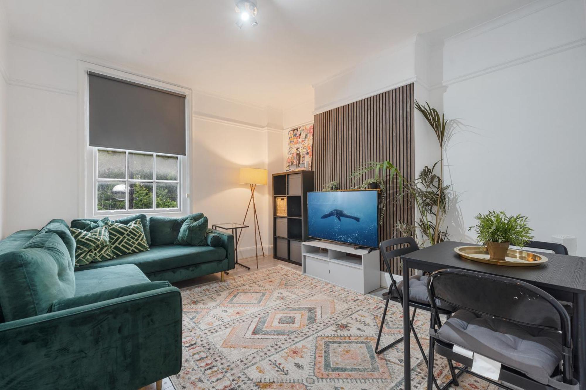 The Chalton Funk-In Kings Cross Apartment London Ngoại thất bức ảnh