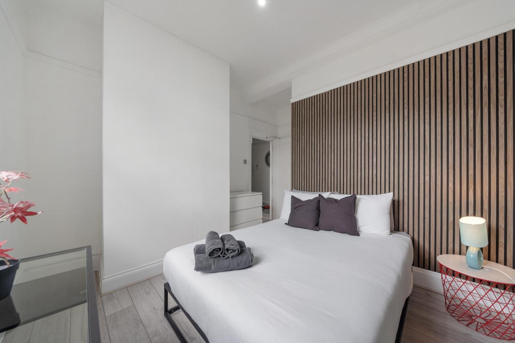 The Chalton Funk-In Kings Cross Apartment London Ngoại thất bức ảnh